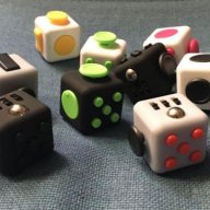 Fidget Cube Фидгет Кубе  Фиджет куб зарче забавно антистрес кубче с копчета стрес, снимка 2 - Други игри - 17809412