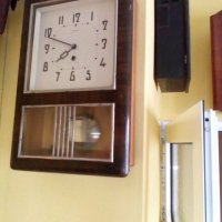 Стенен часовник Янтар работещ профилактиран при часовникар, снимка 1 - Антикварни и старинни предмети - 20848302