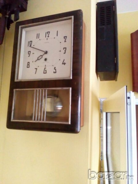 Стенен часовник Янтар работещ профилактиран при часовникар, снимка 1