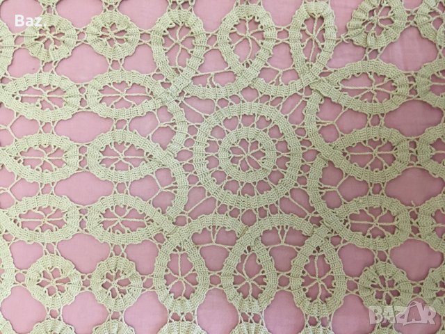 Покривка плетена на една кука