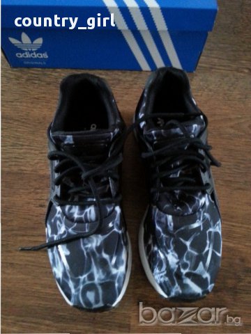 Adidas -страхотни дамски маратонки НОВИ, снимка 8 - Маратонки - 18339566