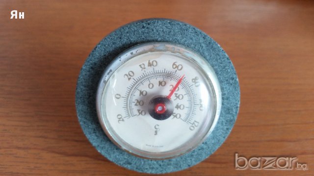 Английски Стар Ретро Термометър върху Стойка от Гранит