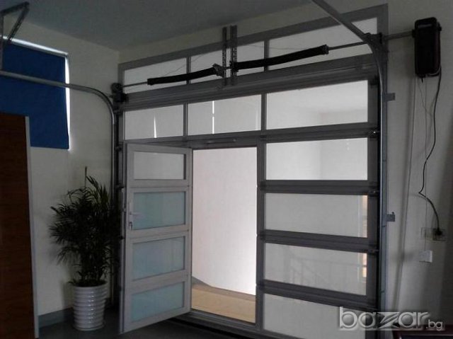 Секционни и Ролетни Гаражни Врати,Двигатели за Плъзгащи и Люлящи Врати,Бариери,Паркинг заключване., снимка 9 - Дограми - 7455284