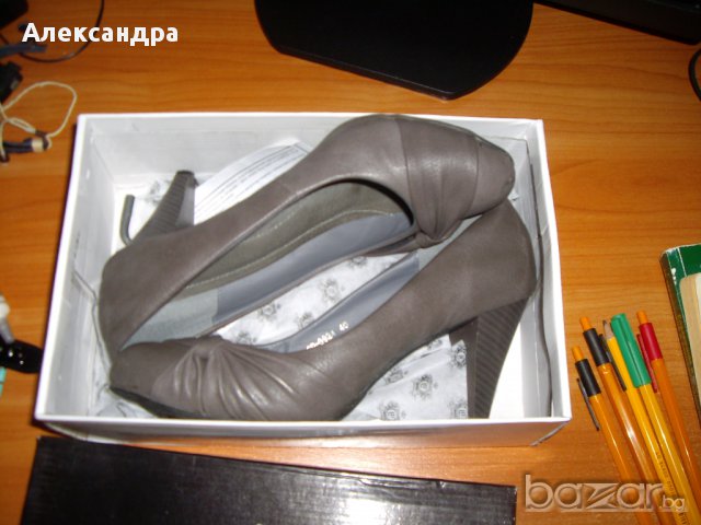 Сиви обувки с ток CARLO PAOLLI - 40 номер  