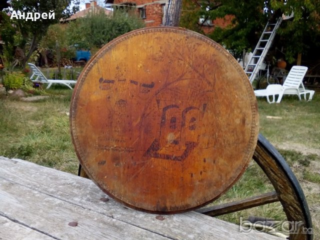 Дървена декорация