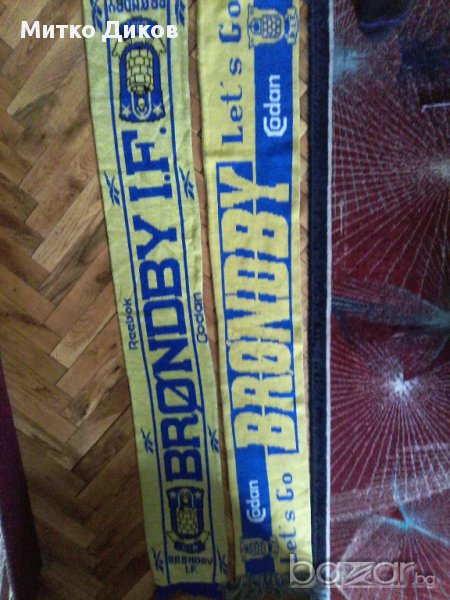 Шалове на Брьондби -Дания, снимка 1