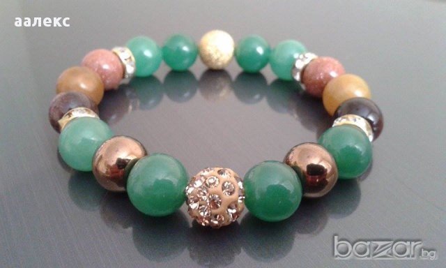 Ръчно изработена гривна от естествени камъни