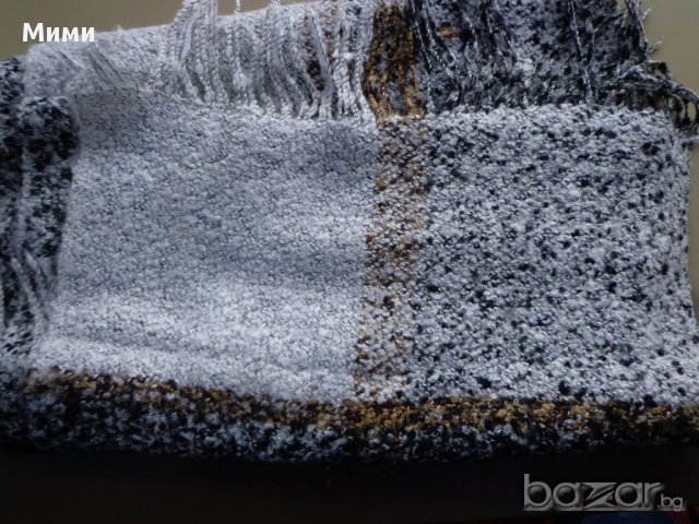 топъл сив шал за 5лв., снимка 2 - Шапки - 10350466
