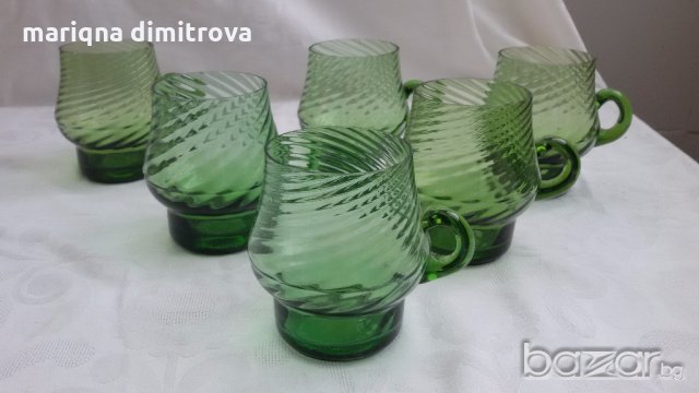 чаши зелено стъкло , снимка 2 - Антикварни и старинни предмети - 18575102