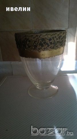 голяма стъклена купа