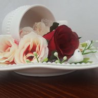 Декоративна чаша на изобилието с течащи цветя, снимка 1 - Декорация за дома - 17342420