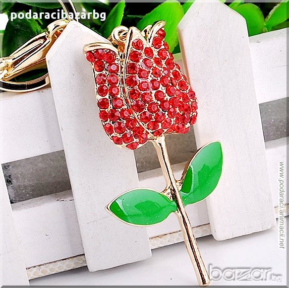 ЧЕРВЕНОТО КРИСТАЛНО ЦВЕТЕ – КЛЮЧОДЪРЖАТЕЛ И УКРАСА ЗА ЧАНТА, снимка 1