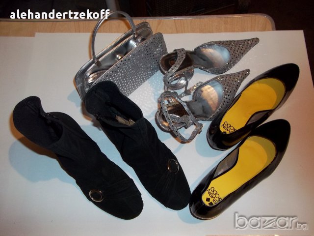 Три чифта дамски обувки , единият от,които в комплект с чанта.