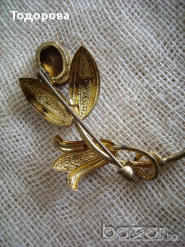 Брошка с позлата и червен камък, снимка 2 - Антикварни и старинни предмети - 15291849