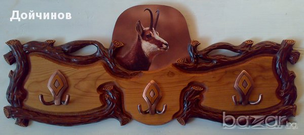 Закачалка с дърворезба и картина дива коза, снимка 1 - Закачалки - 17757022