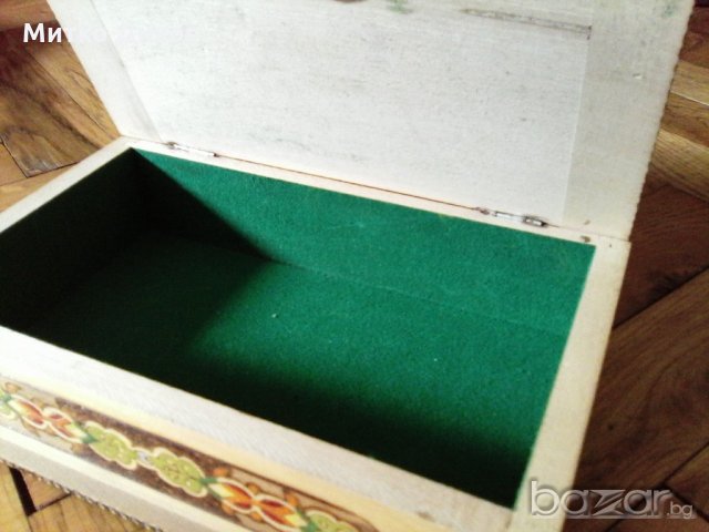 Дървена кутия 4 шарки стара , снимка 5 - Декорация за дома - 18605426