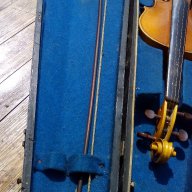 Много стара цигулка във дървен куфар ! Цигулката е във добро състояние !, снимка 7 - Струнни инструменти - 15388776
