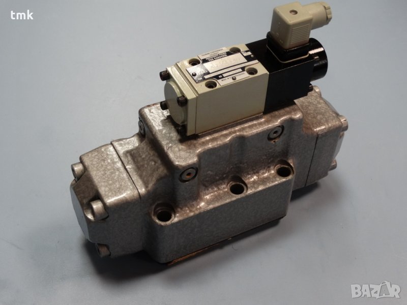 Разпределител хидравличен TOS, 24V, снимка 1