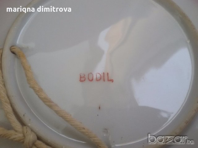 красива чиния за стена фин порцелан с златен кант, снимка 4 - Антикварни и старинни предмети - 19070819