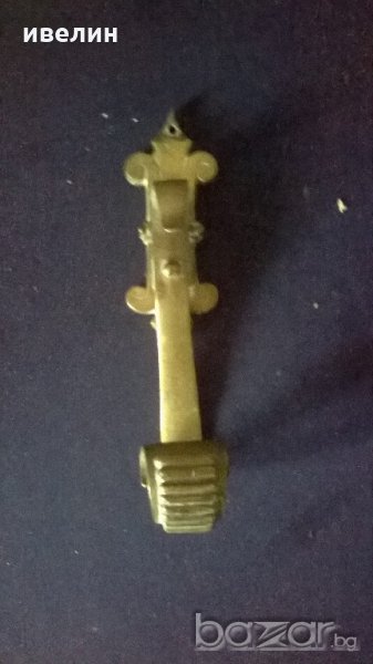 антикварна закачалка от бронз, снимка 1