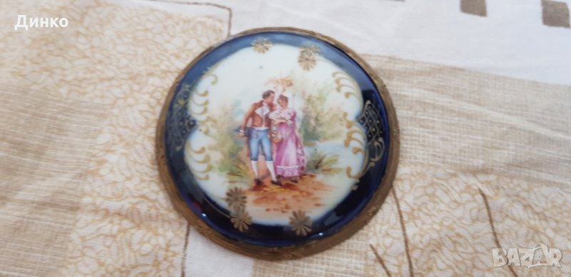 Дамска градска пафта от средата на 19век от бронз и порцелан оригинал , снимка 1