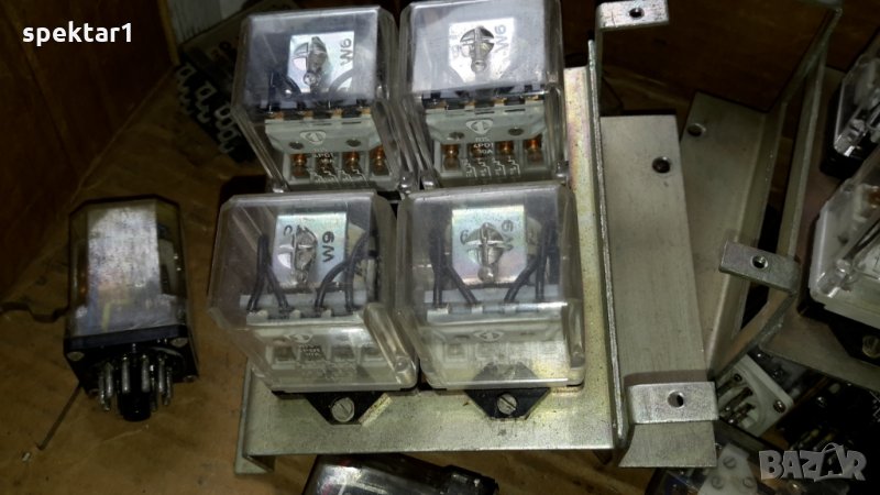 модул с 4 броя релета, снимка 1