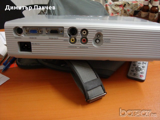 Проектор Panasonic PT-LB10E, снимка 3 - Плейъри, домашно кино, прожектори - 16382696
