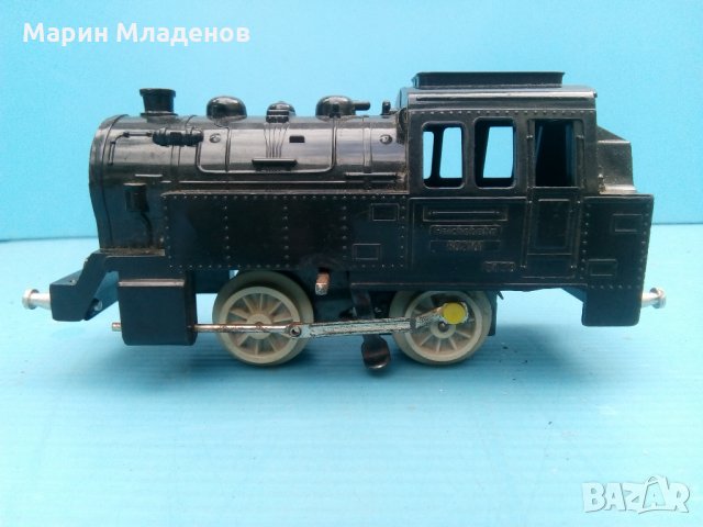 Стар локомотив-детска играчка