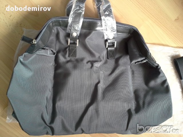 Нова травъл чанта GIORGIO ARMANI PARFUMS оригинал, снимка 6 - Чанти - 12104987