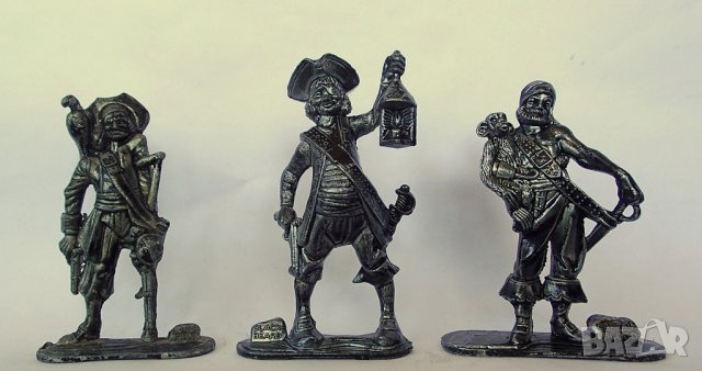 Метални фигурки пирати
