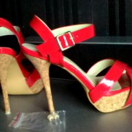 Лачени червени сандали, снимка 3 - Сандали - 11553512