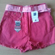 Дънкови къси панталони с колан (дамски, червени) - Оригинални, снимка 1 - Къси панталони и бермуди - 7834290