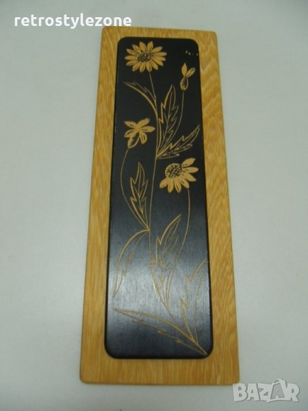 № 1845 старо дървена пано с резбовани орнаменти  - размер 33,5 / 12 см, снимка 1