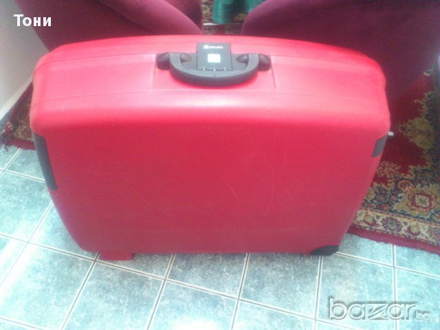 Пластмасов куфар DELSEY