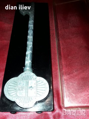 Стар сувенир-Ключ , снимка 1 - Антикварни и старинни предмети - 24378887