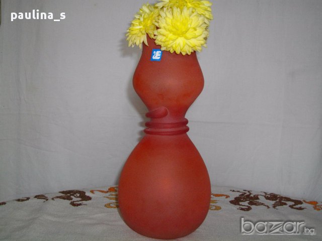 Матирана ваза от калиево стъкло-potassium glass / в кутя от соц-а 