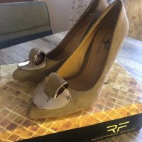 Бежови елегантни обувки, снимка 2 - Дамски обувки на ток - 22773698