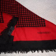 100% VALENTINO vintage автентичен дамски шал wool, silk Нов!, снимка 1 - Шапки - 13124213