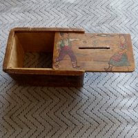 Стара дървена касичка, снимка 2 - Антикварни и старинни предмети - 23518317