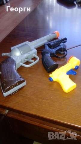 Пистолети пластмасови лот, снимка 1 - Рисуване и оцветяване - 21639289