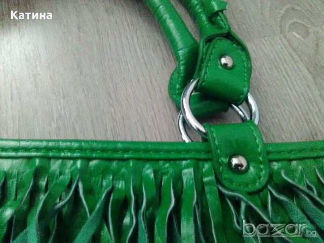 Намаление нова дамска чанта с ресни, снимка 3 - Чанти - 20655893