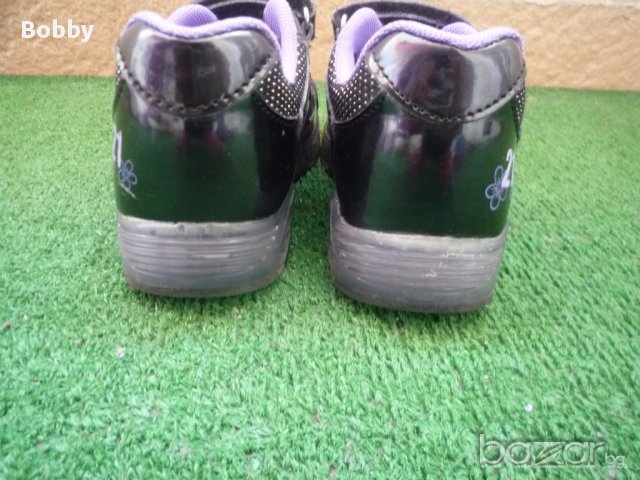 Светещи лачени маратонки 28 номер, снимка 5 - Детски маратонки - 14509120