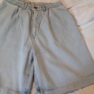  Дамски къс дънков панталон с апликация М-L, снимка 1 - Къси панталони и бермуди - 18566219
