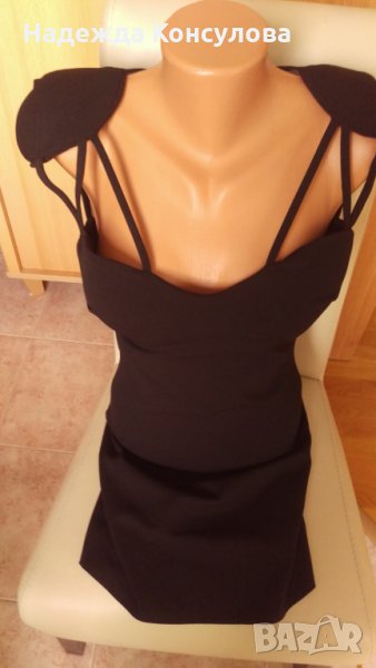 *Черна рокля с деколте и тюл, снимка 1