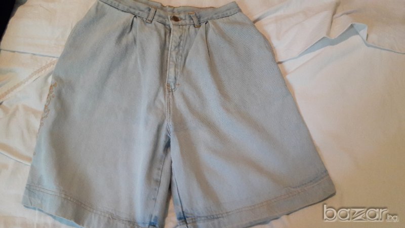  Дамски къс дънков панталон с апликация М-L, снимка 1