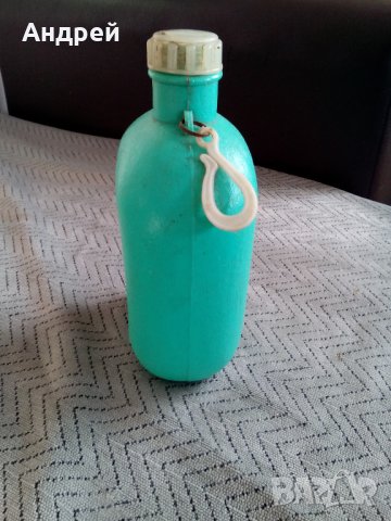 Стара пластмасова манерка, снимка 2 - Антикварни и старинни предмети - 23624474