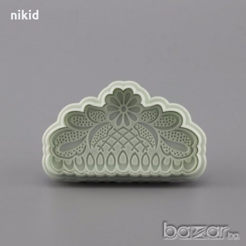 Маргаритка цвете в корона дантела пластмасов резец с бутало релеф украса сладки торта фондан т