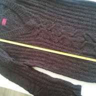 Дамски пуловер BERSHKA в перфектно състояние, снимка 2 - Блузи с дълъг ръкав и пуловери - 18427673