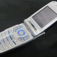 Телефон LG / за части/, снимка 1 - LG - 20640409