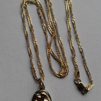 Дамско златно синджирче с висулка, снимка 3 - Колиета, медальони, синджири - 23574325